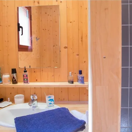 Villages De Gites Des Chataigniers Du Lac Pourcharesse